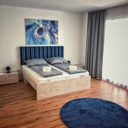 Hotel apartamentowy Moment *